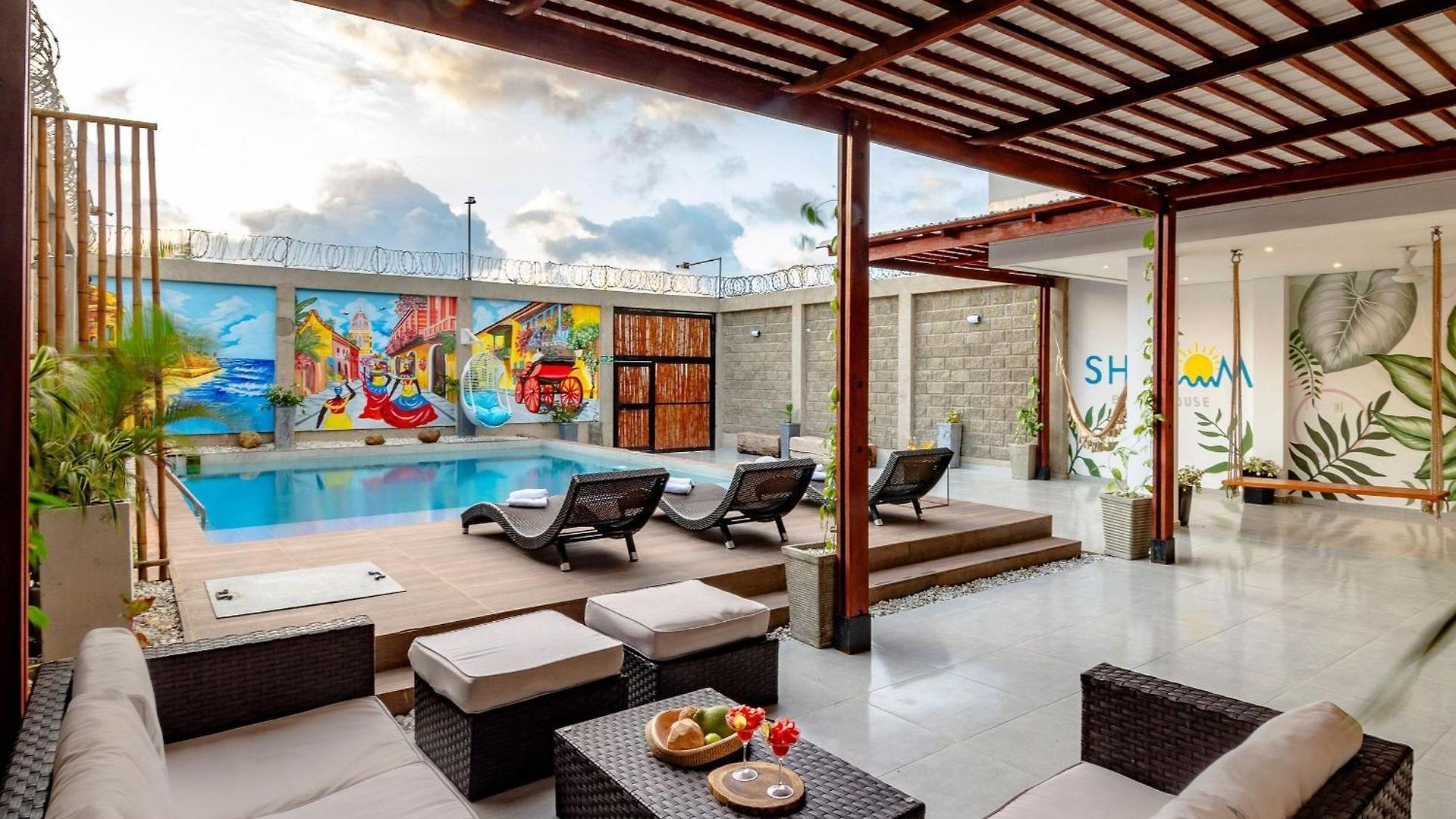 Amazing House 13br W/pool & Staff * Cartagena