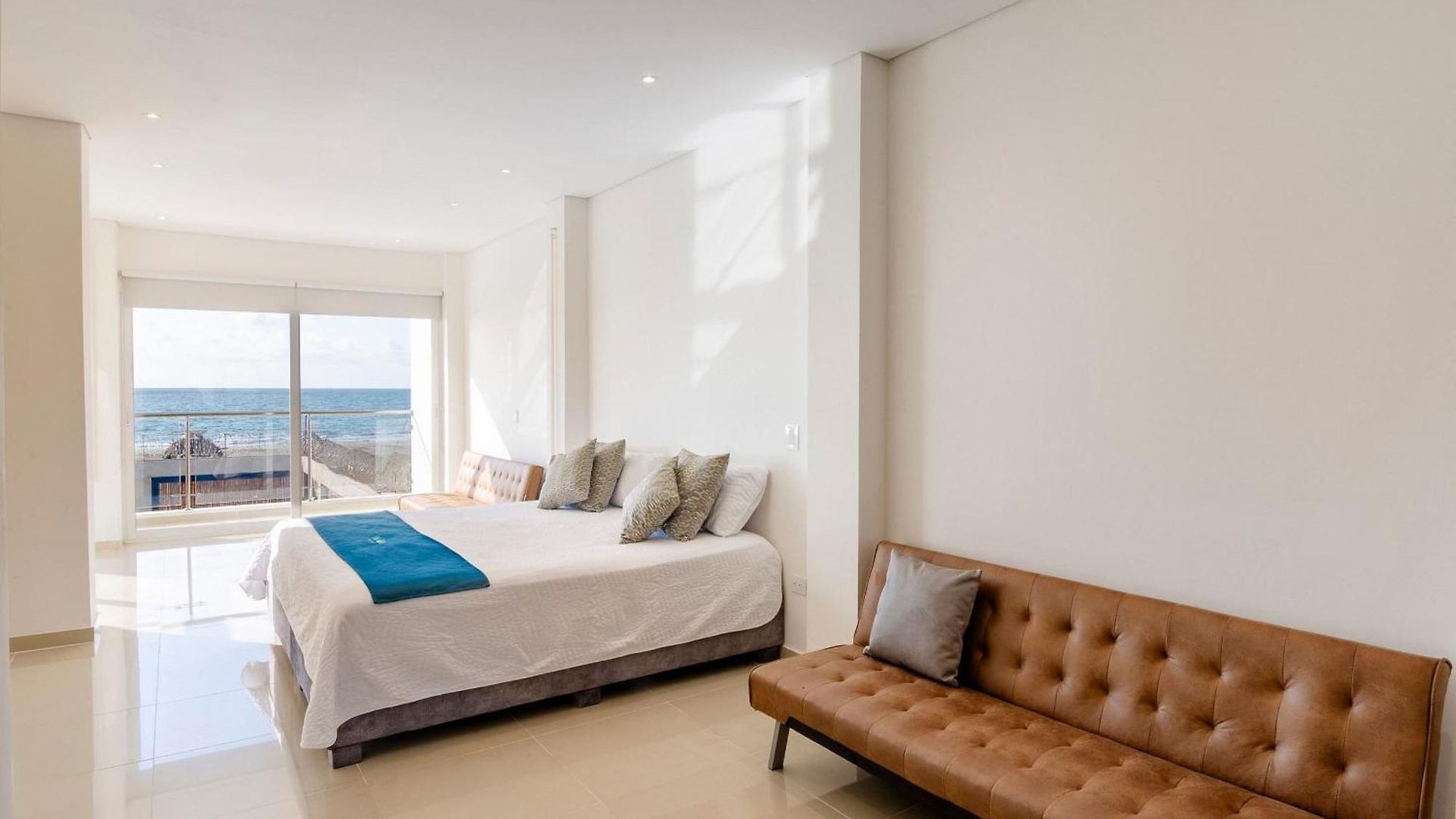 Сasa de vacaciones Amazing House 13br W/pool & Staff Cartagena
