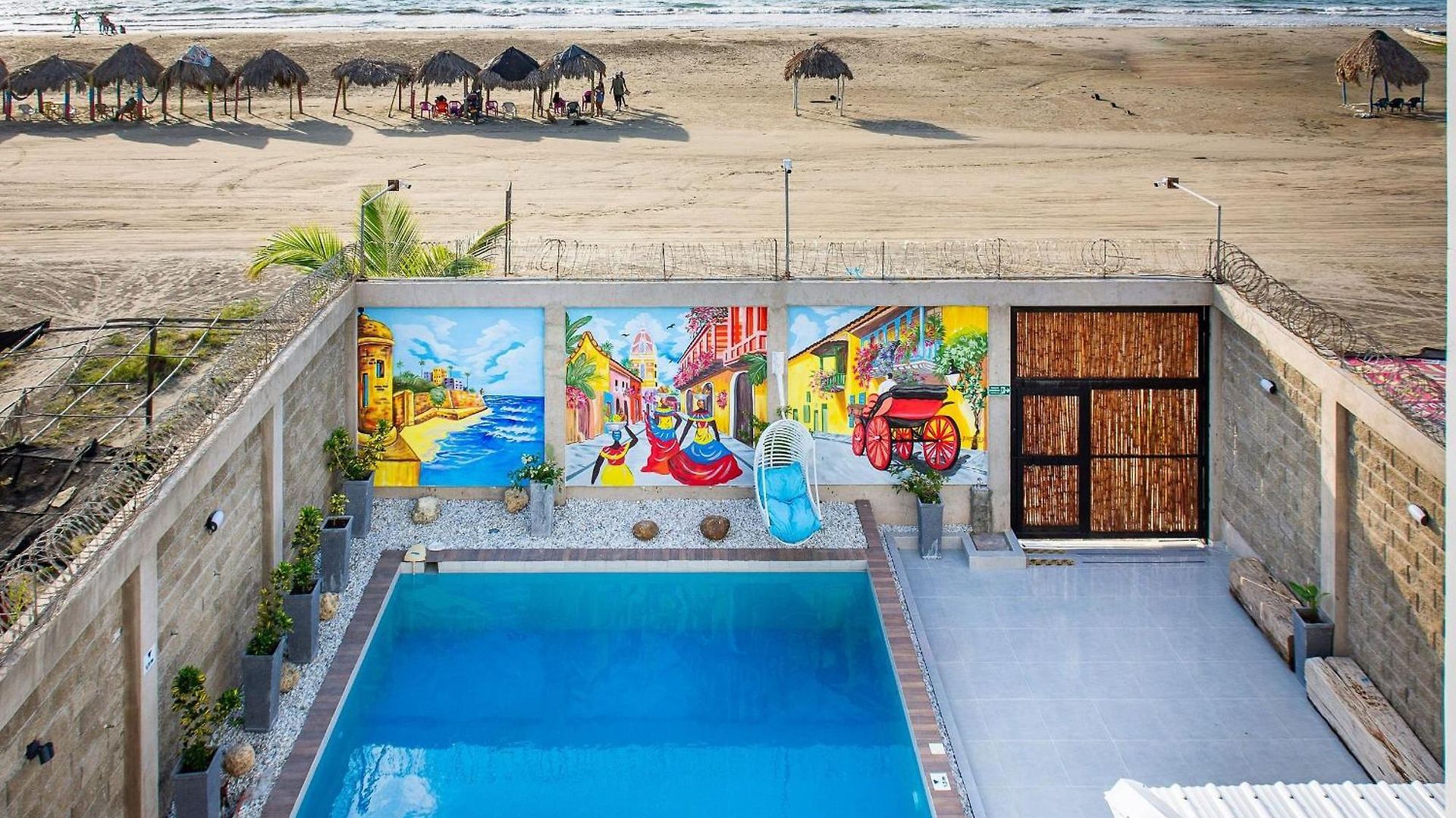 Сasa de vacaciones Amazing House 13br W/pool & Staff