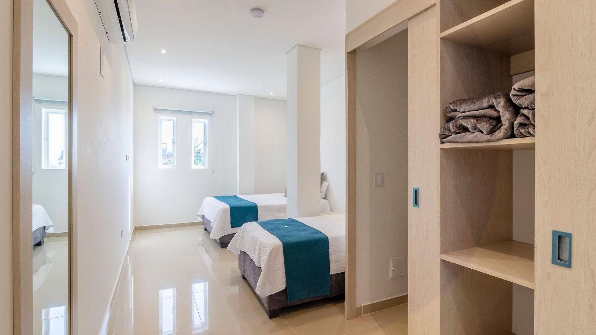 Amazing House 13br W/pool & Staff * Cartagena