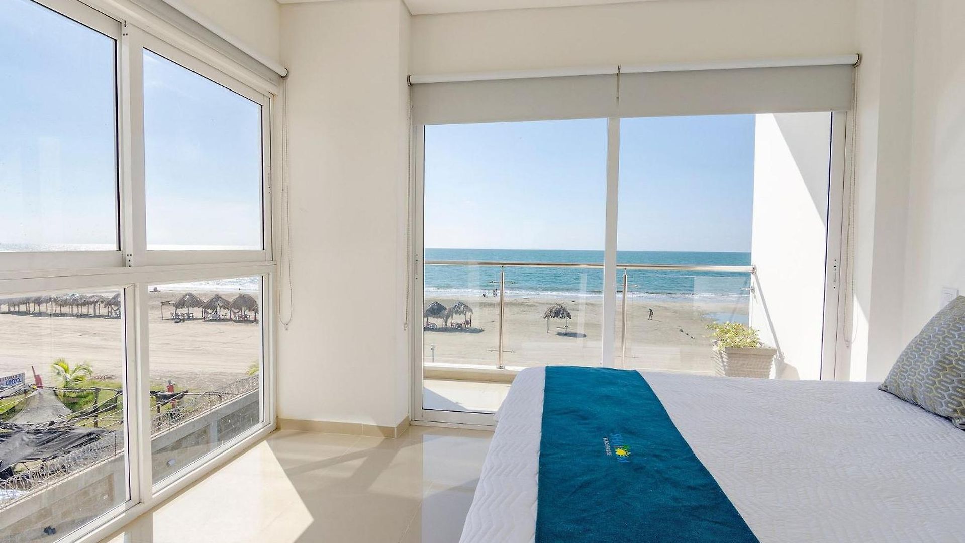 Сasa de vacaciones Amazing House 13br W/pool & Staff Cartagena