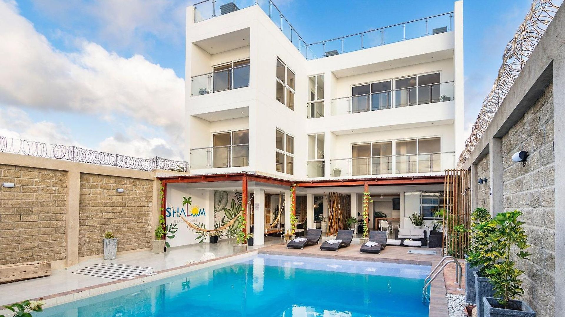 Сasa de vacaciones Amazing House 13br W/pool & Staff Cartagena