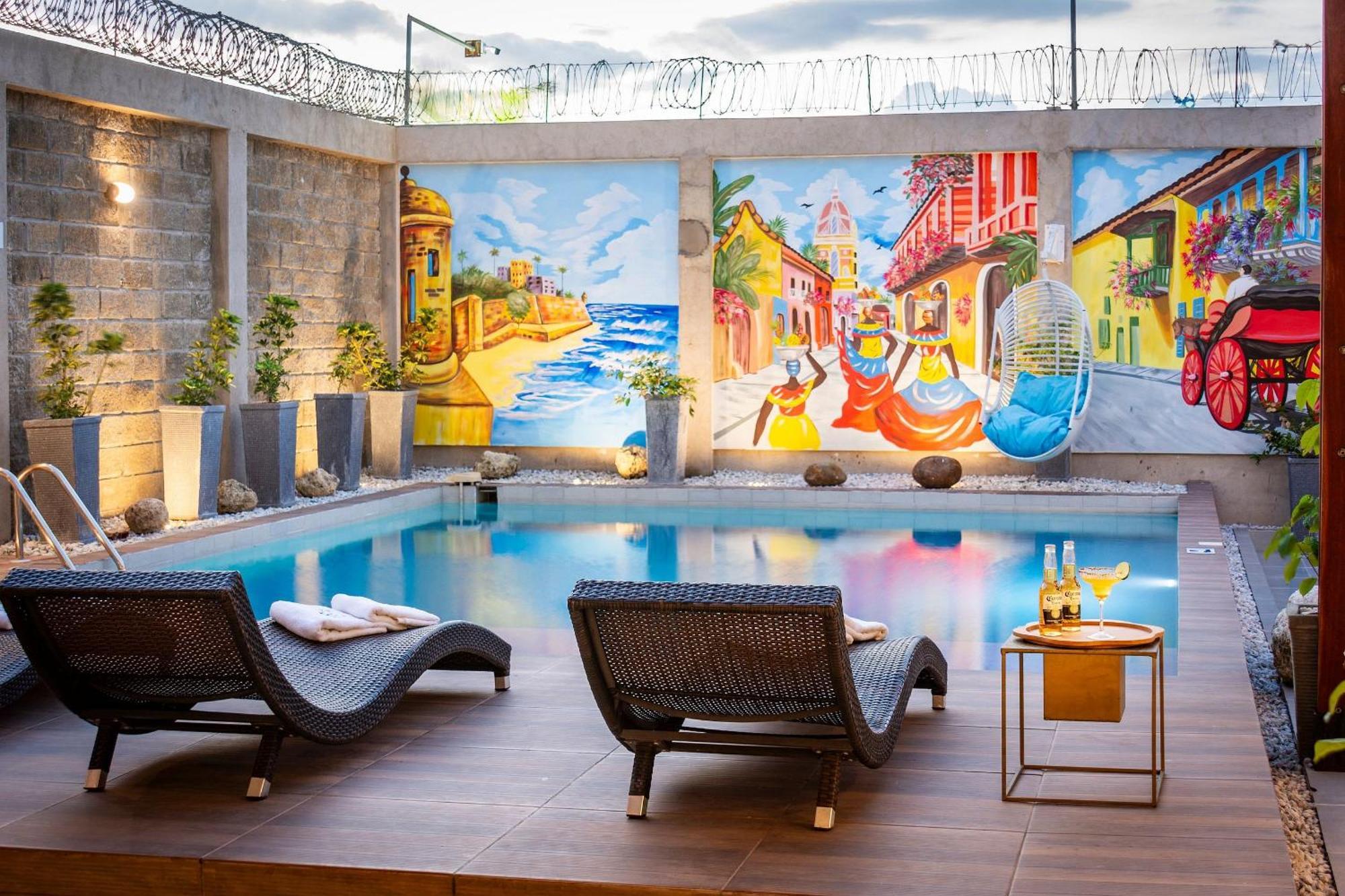 Amazing House 13br W/pool & Staff Holiday home