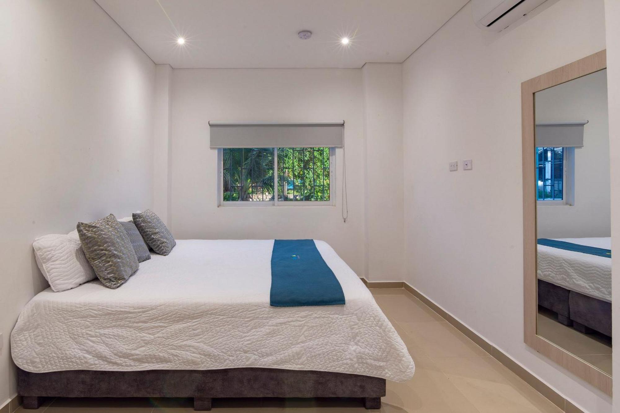 Amazing House 13br W/pool & Staff * Cartagena