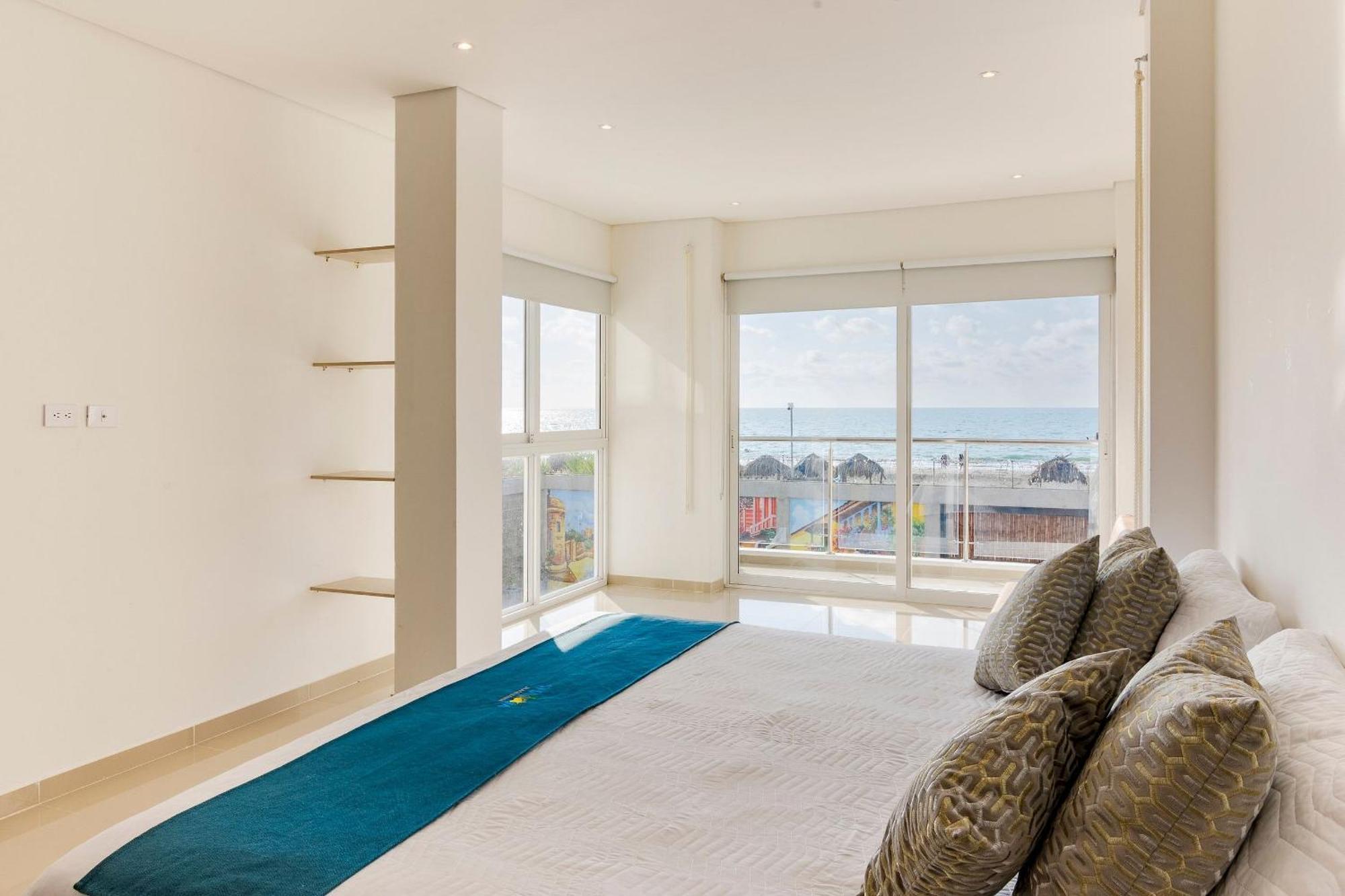 Amazing House 13br W/pool & Staff Holiday home