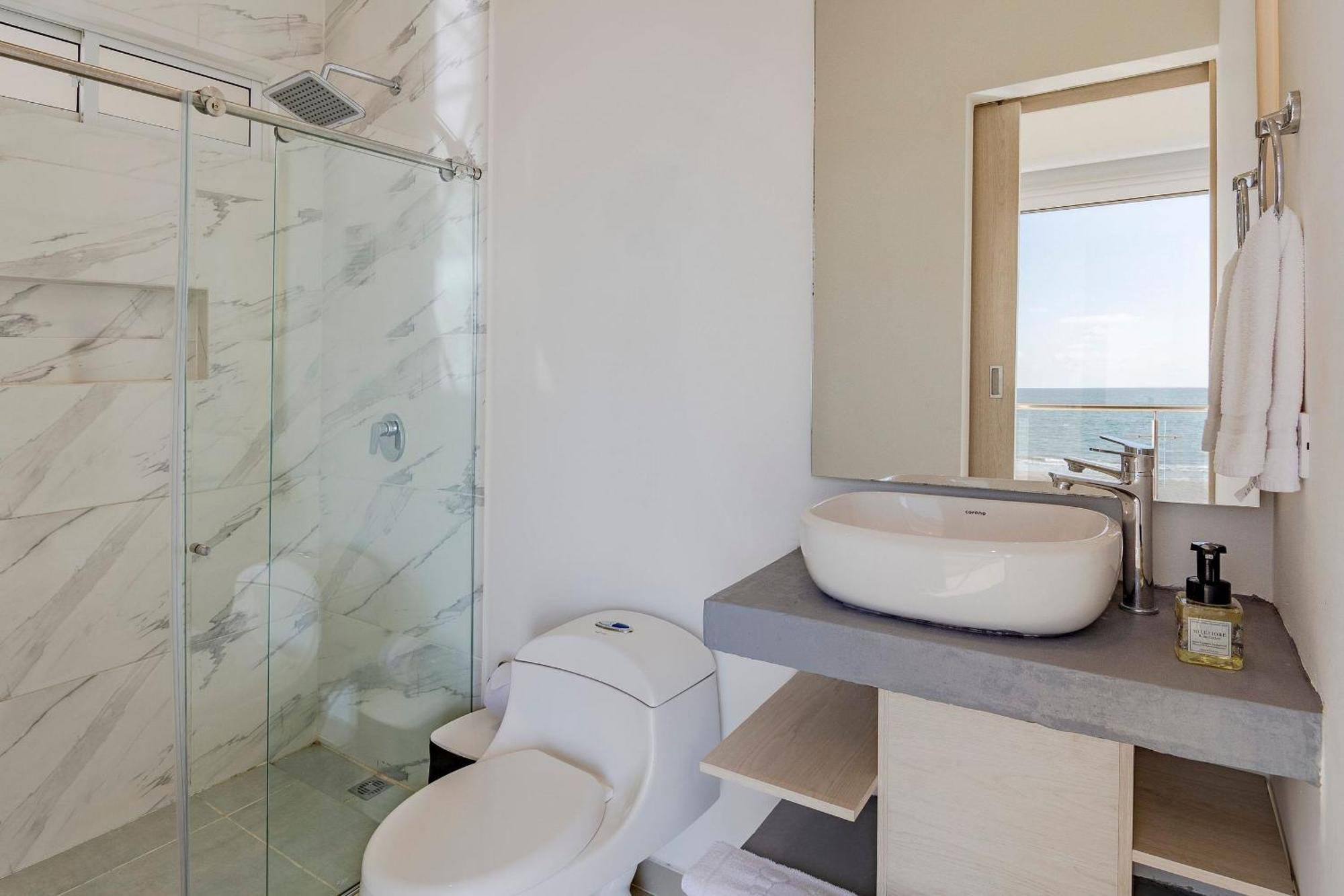 Amazing House 13br W/pool & Staff Cartagena