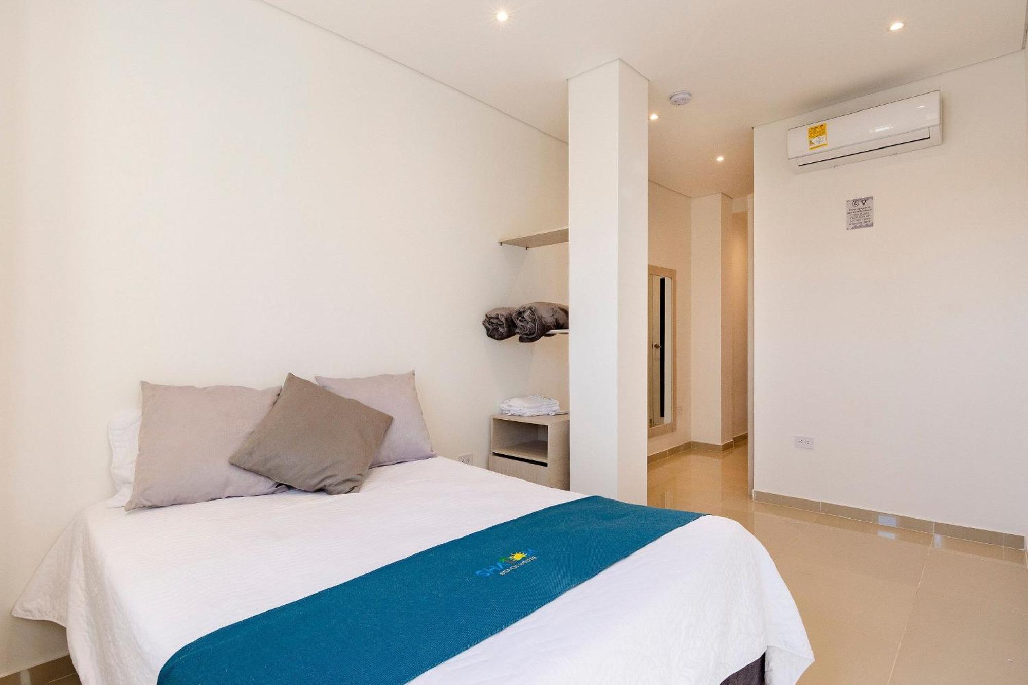 Amazing House 13br W/pool & Staff Holiday home *