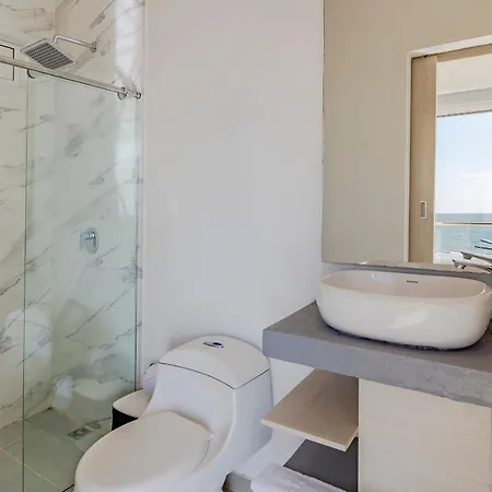 Amazing House 13br W/pool & Staff Cartagena