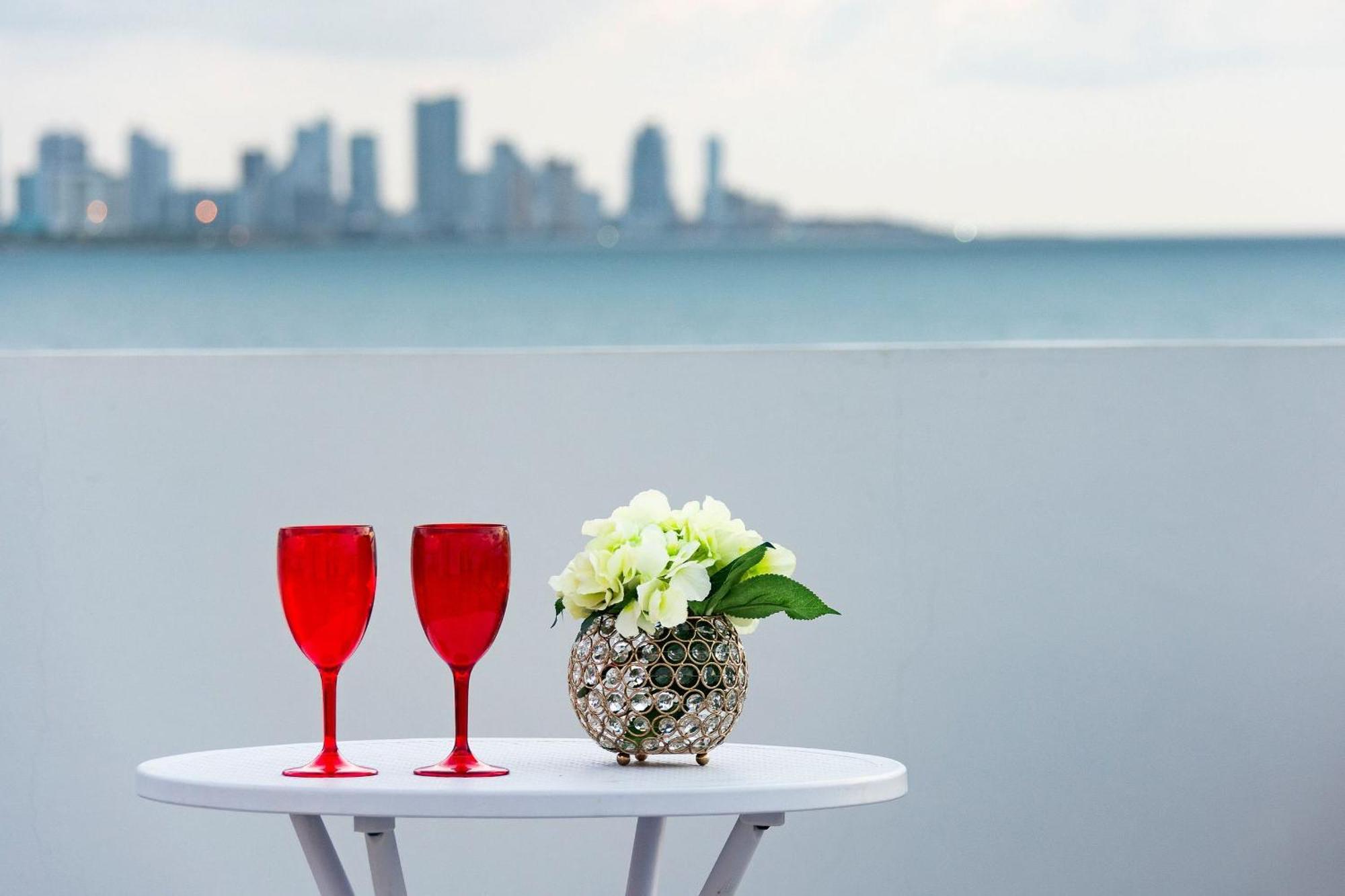 Сasa de vacaciones Amazing House 13br W/pool & Staff Cartagena