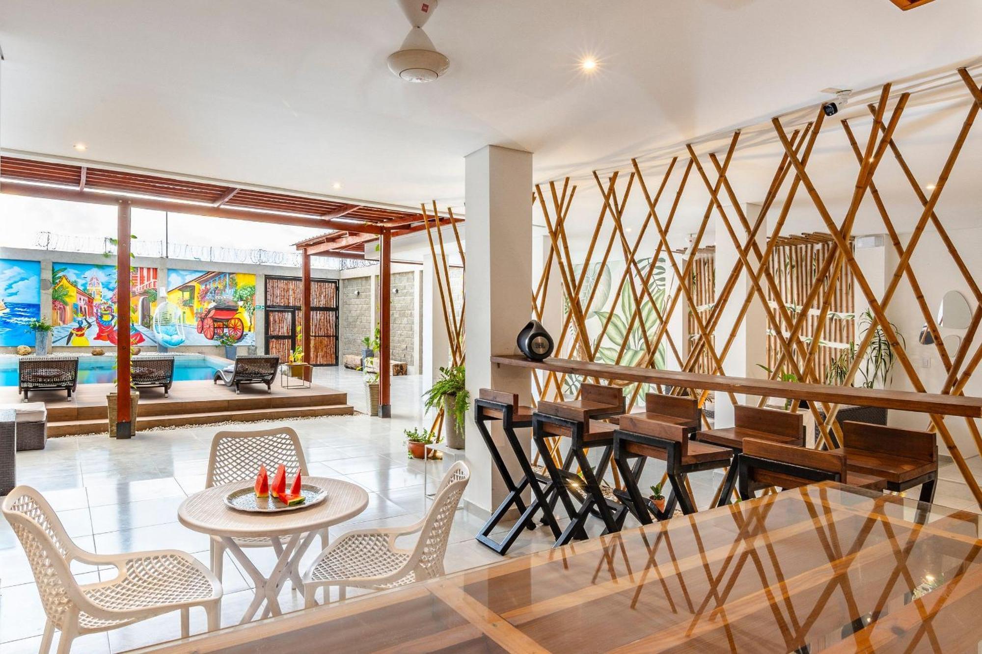 Amazing House 13br W/pool & Staff Сasa de vacaciones *