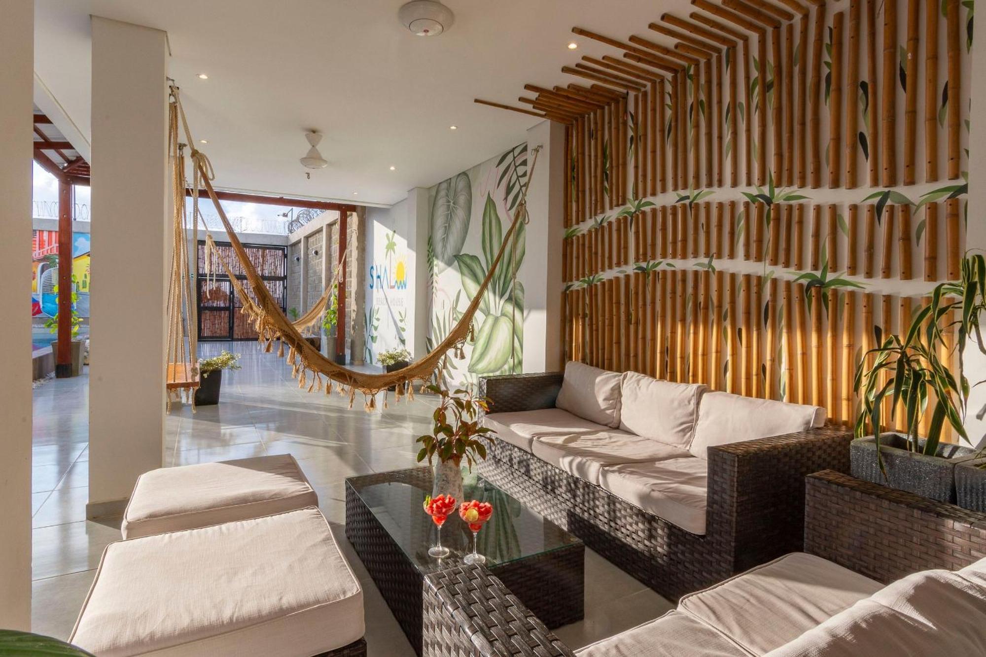 Сasa de vacaciones Amazing House 13br W/pool & Staff