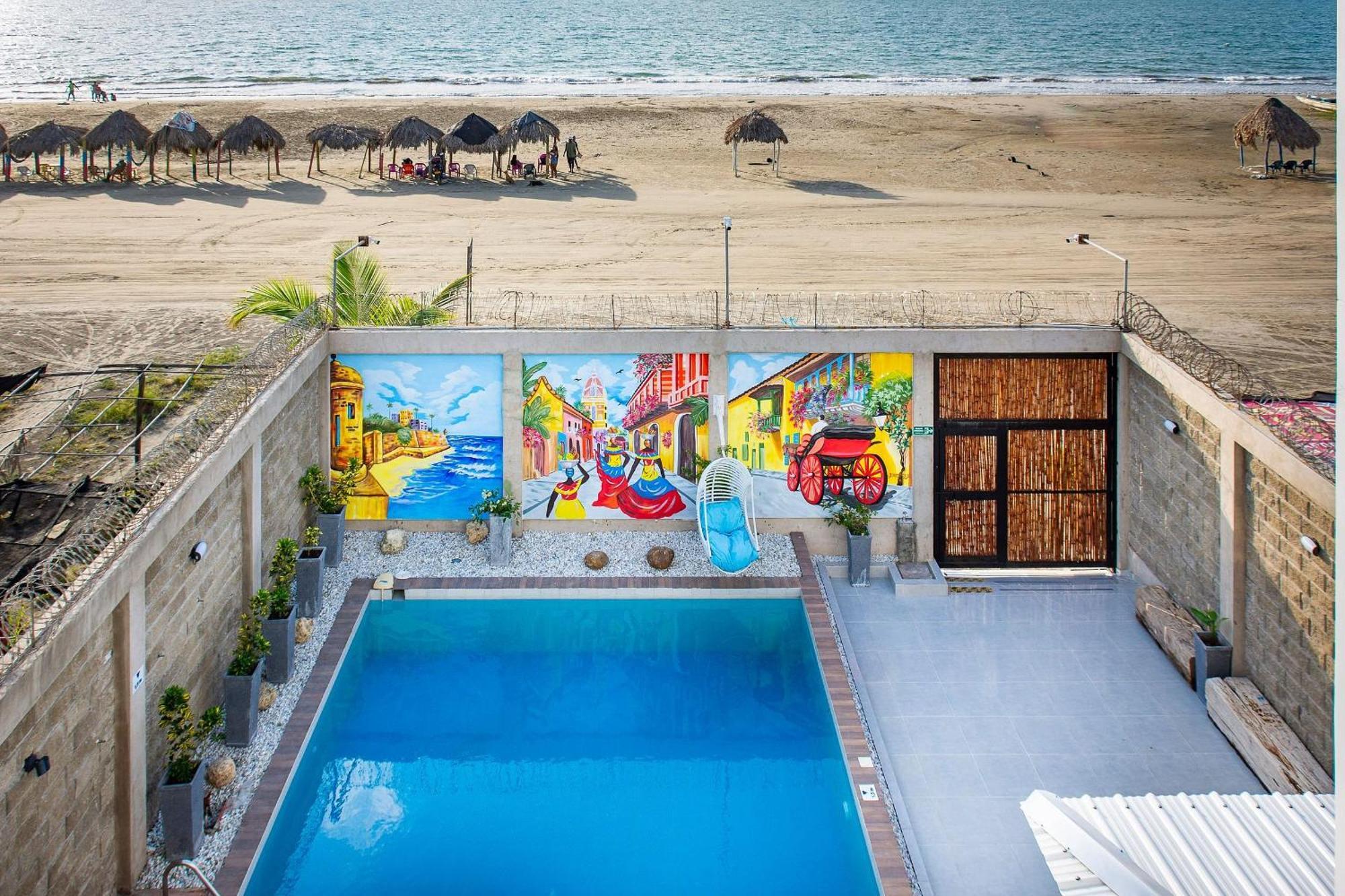 Сasa de vacaciones Amazing House 13br W/pool & Staff