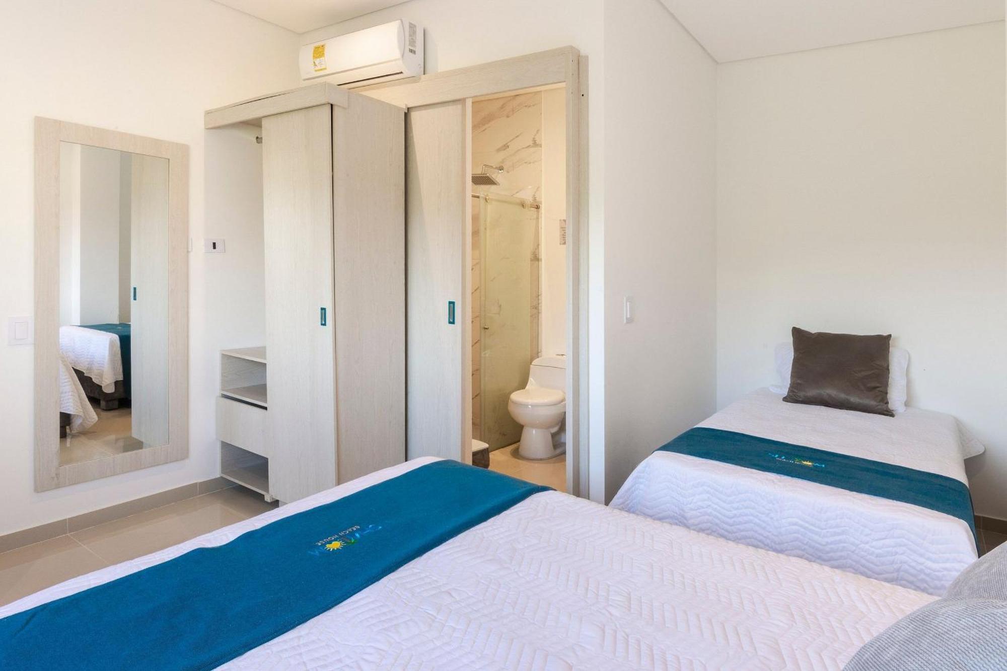 Сasa de vacaciones Amazing House 13br W/pool & Staff Cartagena