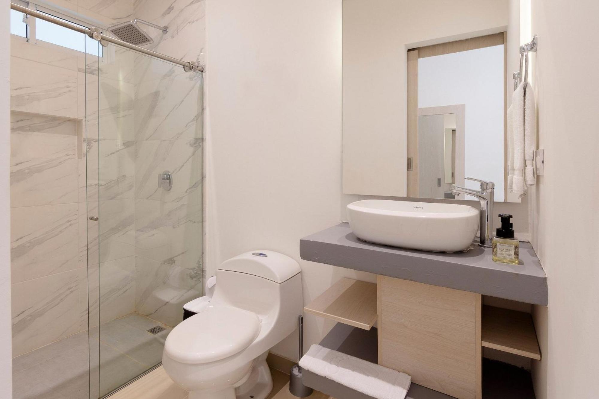 Amazing House 13br W/pool & Staff Cartagena